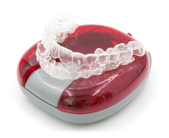invisalign-on-red-case