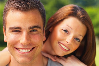 man_wife_smiling